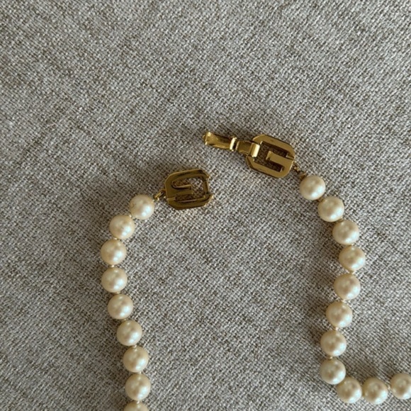 Givenchy Jewelry - Givenchy New York 1977 Vintage Faux Pearl Necklace